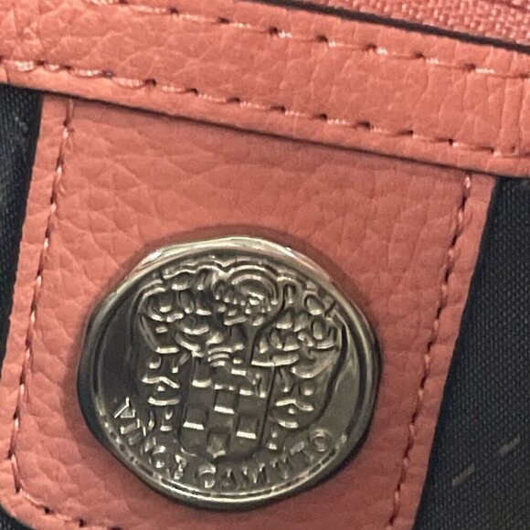 VINCE CAMUTO Crossbody Purse Bag Pebbled Leather Zip Pockets Salmon - Picture 10 of 10